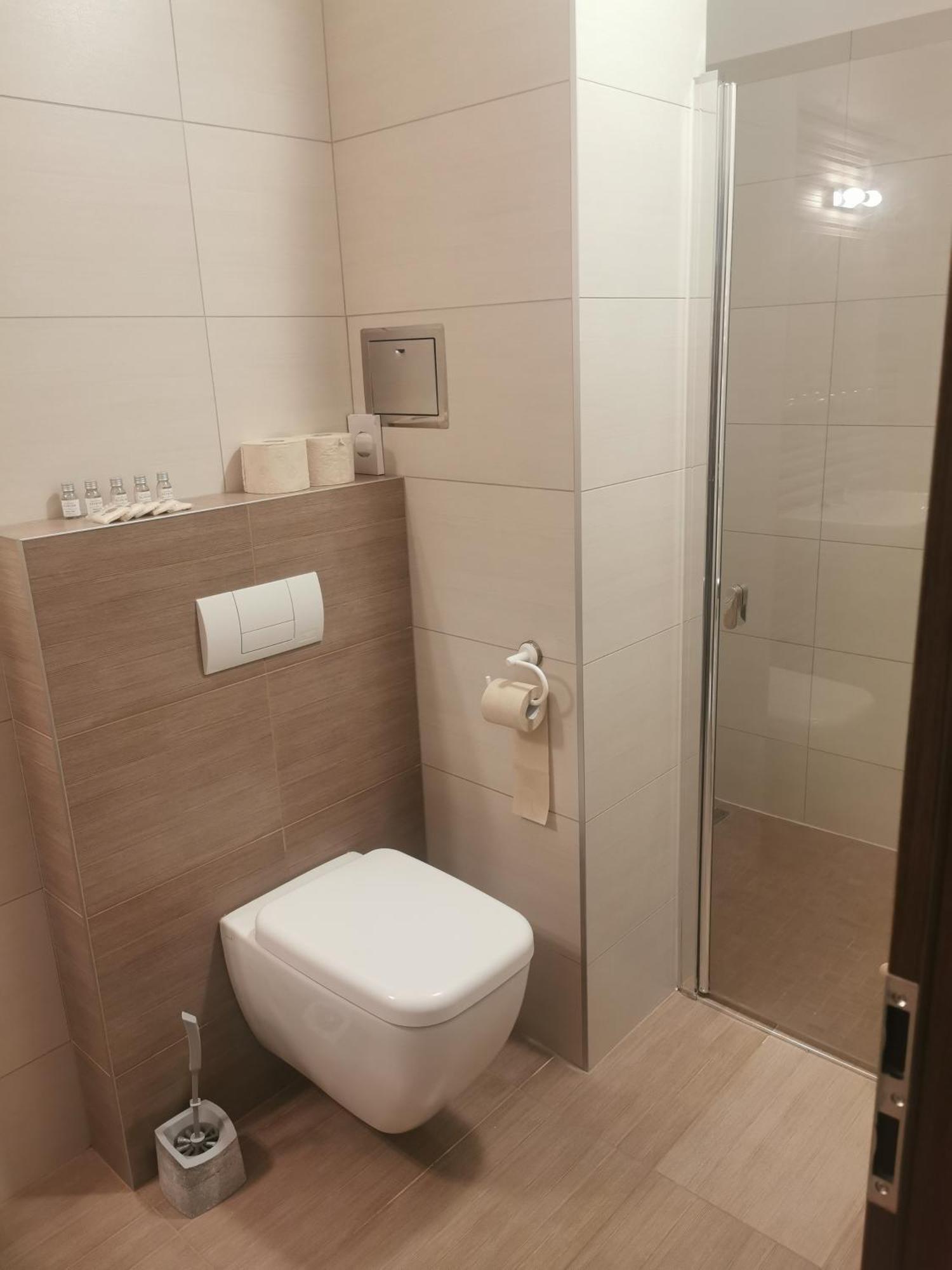 Hotel Diana Nové Mesto nad Váhom Dış mekan fotoğraf