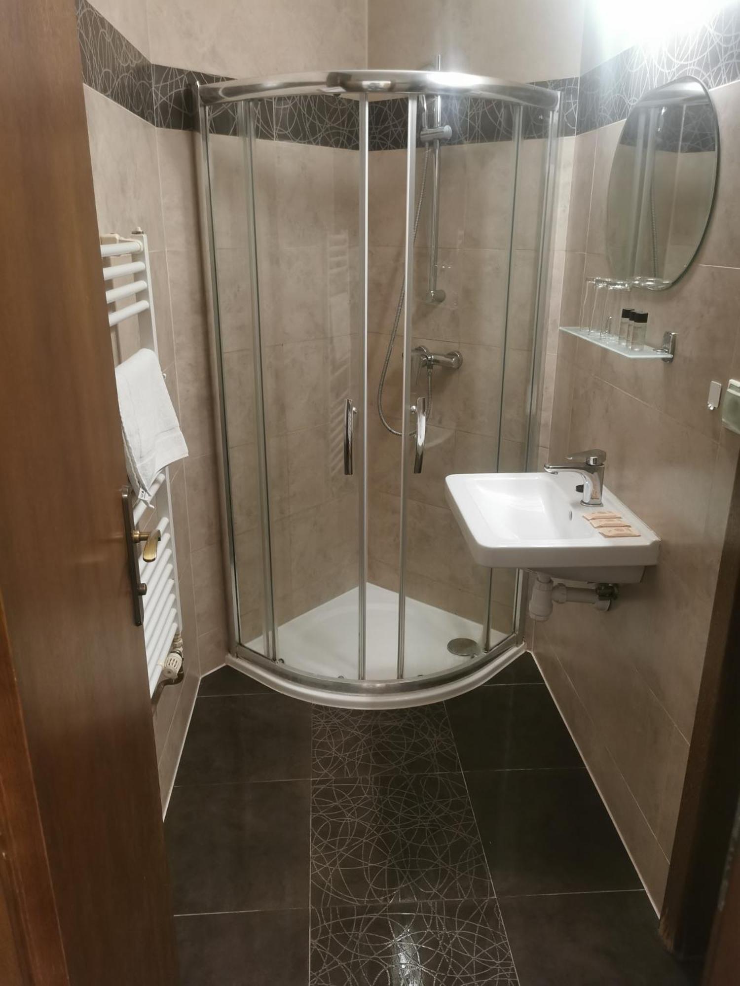 Hotel Diana Nové Mesto nad Váhom Dış mekan fotoğraf