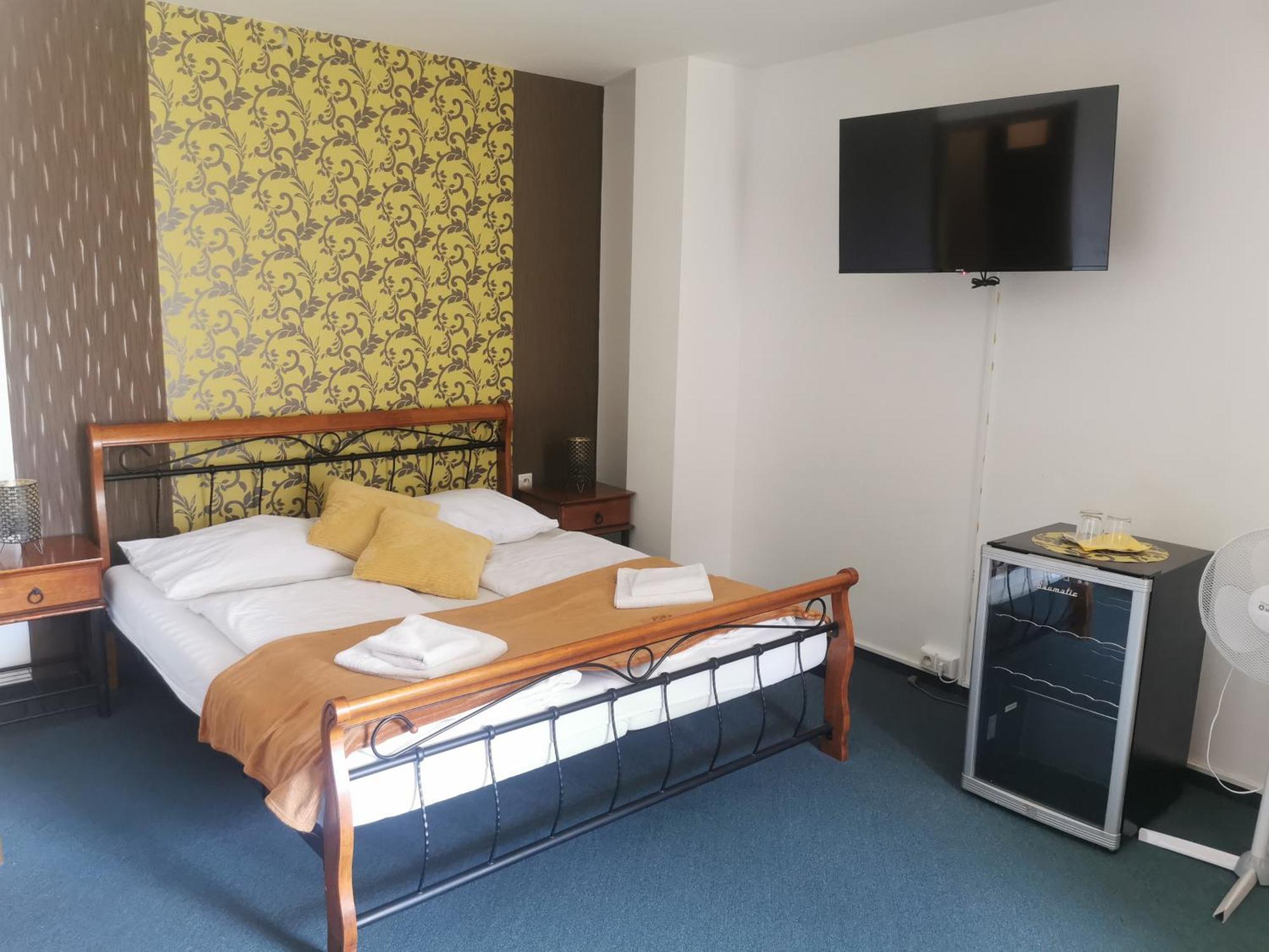 Hotel Diana Nové Mesto nad Váhom Dış mekan fotoğraf