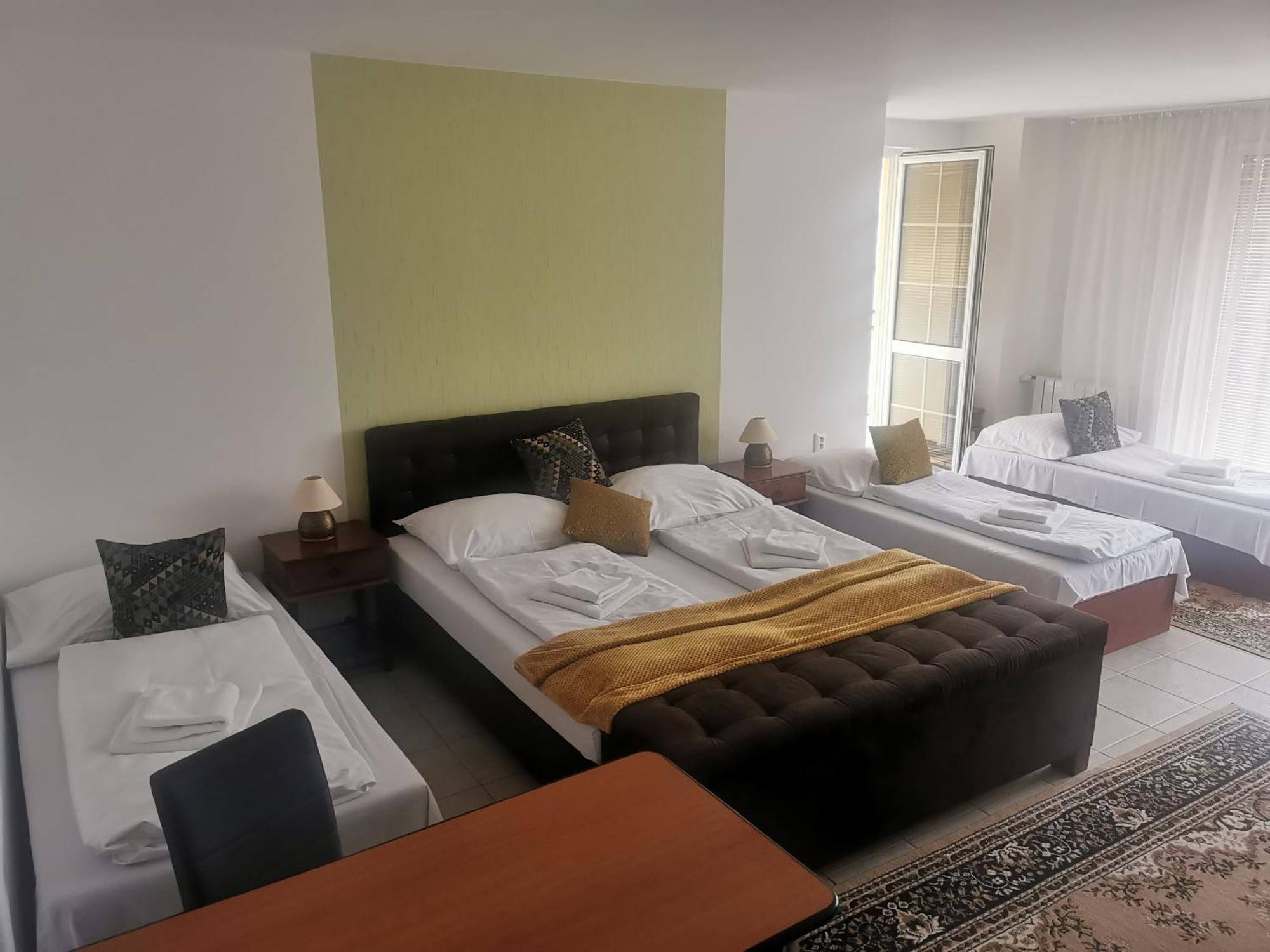 Hotel Diana Nové Mesto nad Váhom Dış mekan fotoğraf