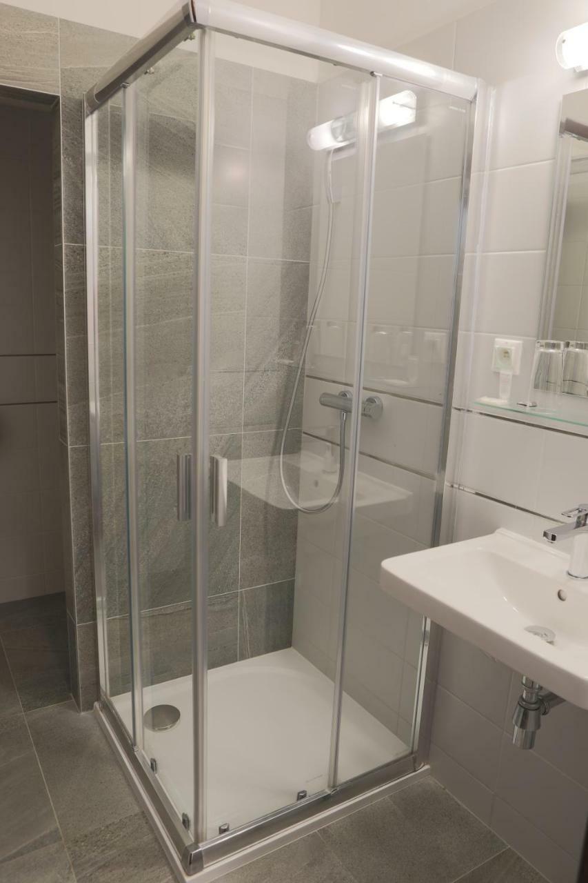 Hotel Diana Nové Mesto nad Váhom Dış mekan fotoğraf